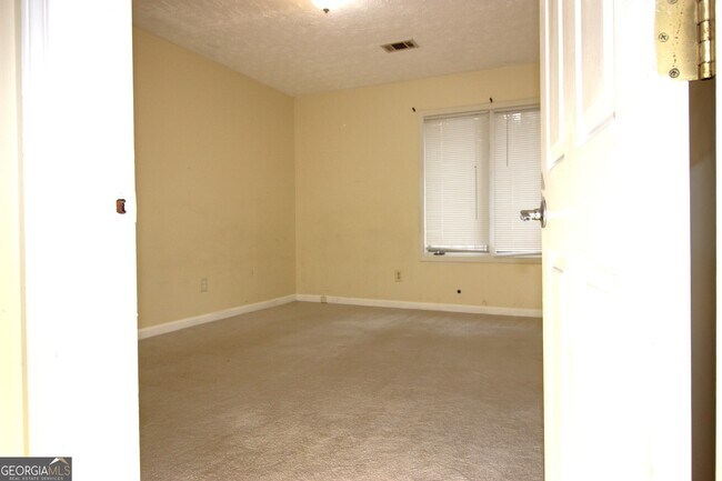 Building Photo - 1517 Stoneleigh Way