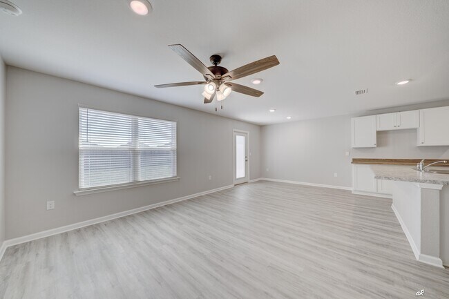 Building Photo - 5028 Rivergrass Dr