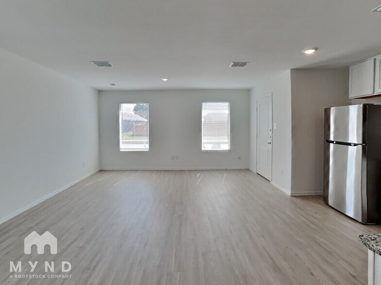 Building Photo - 214 Sesame Ln