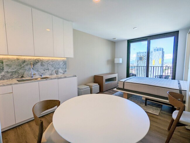 Building Photo - New Fully Furnished High Floor luxurious Studio with 1-Parking at 'A'ali'i