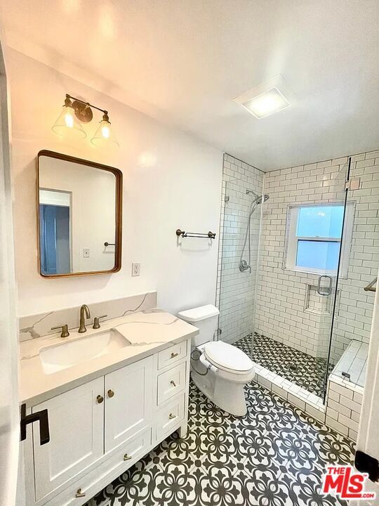 Building Photo - 2102 S Harcourt Ave