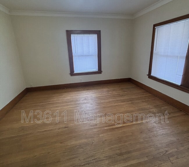 Building Photo - 1318 New Hampshire St
