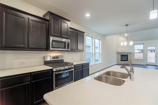 Building Photo - 7633 Spring Dr