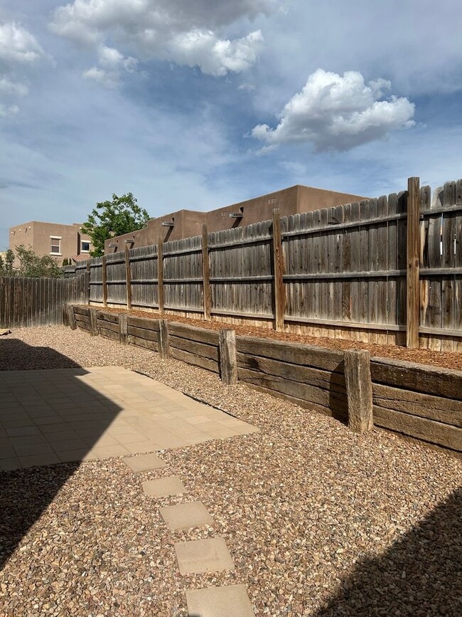 Building Photo - 7603 Mesa Del Oro Ln