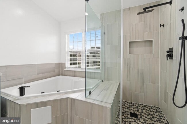 Building Photo - 4502 Hatties Progress Dr