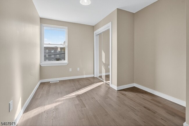 Building Photo - 414 15th Ave