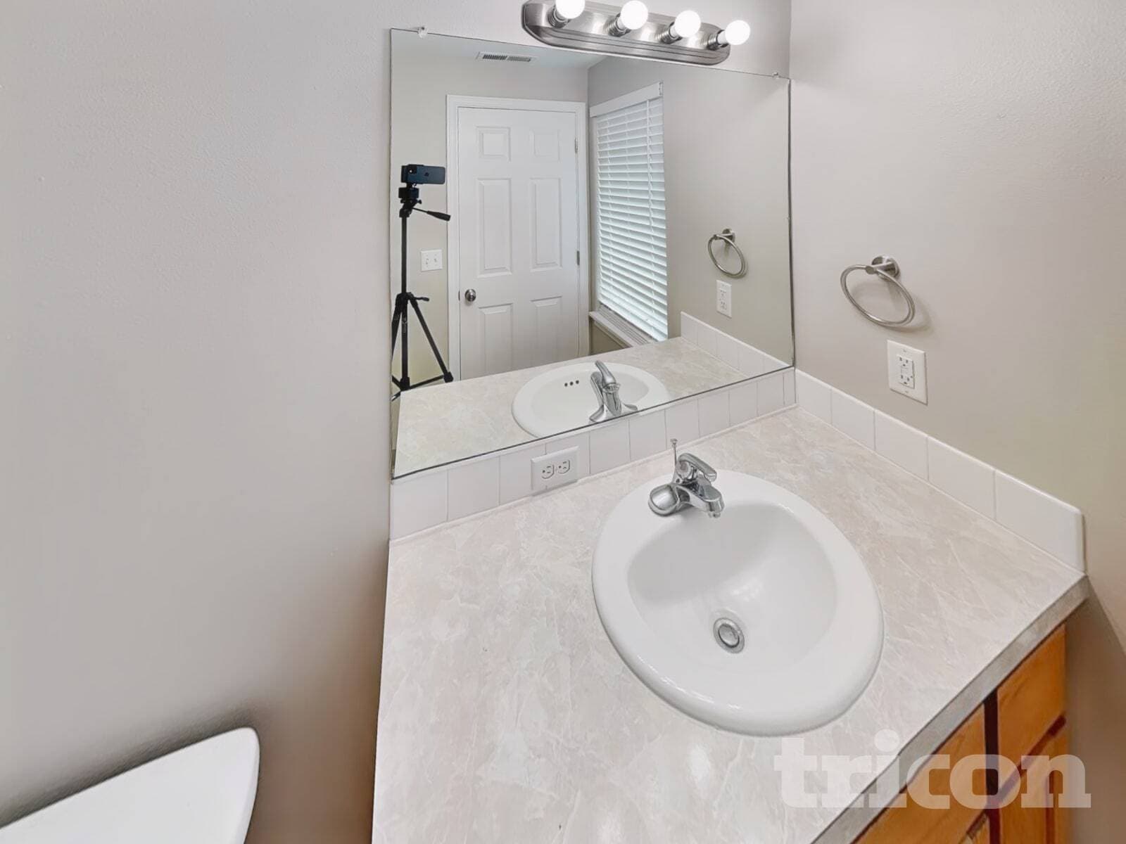 Building Photo - 6509 NE 139th Ct