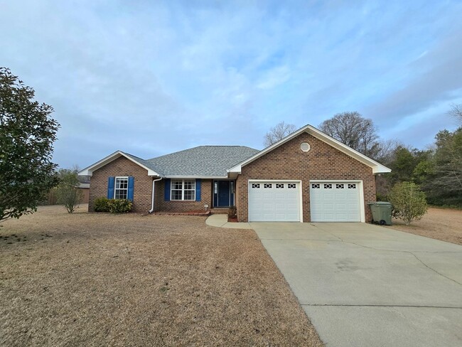 Building Photo - 3370 Oleander Dr