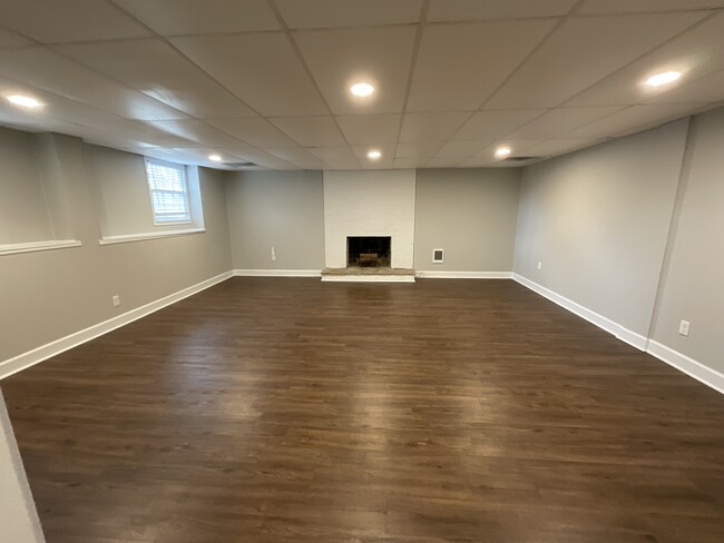 Living Room (has a wood mantle now) - 260 Wendy Hill Dr