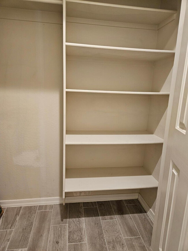 Building Photo - 2204 W Le Marche Ave