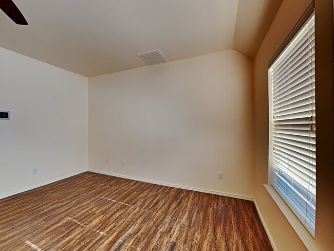 Building Photo - 7416 Coronado Ave