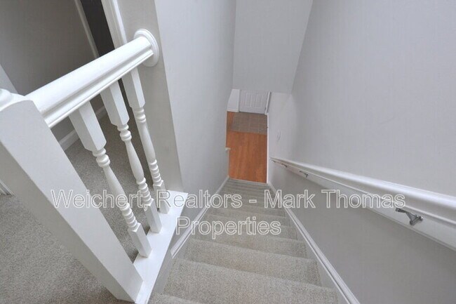 Building Photo - 104 Gatehouse Ln