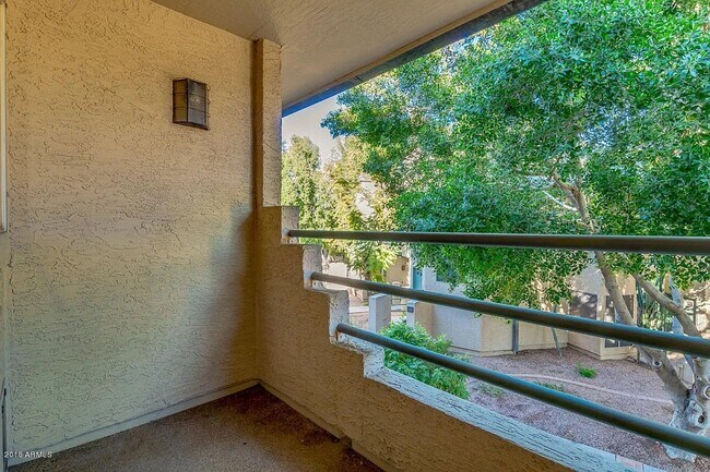Building Photo - Renaissance Park Condo - Updated Penthouse...