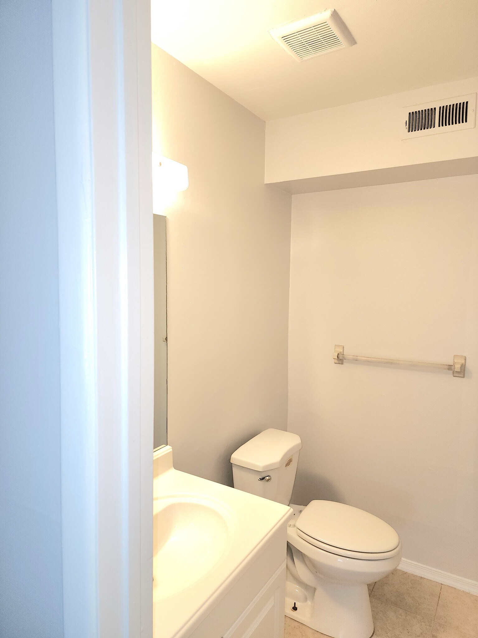 Building Photo - 366A Delancey Pl