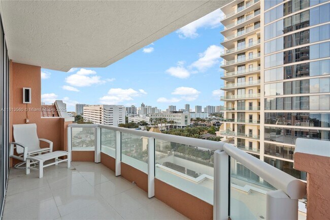 Building Photo - 17875 Collins Ave