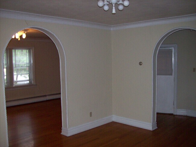 Building Photo - 7700 Shirley Dr
