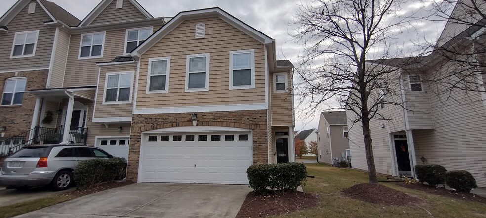 Primary Photo - Room in Townhome on Keystone Park Dr