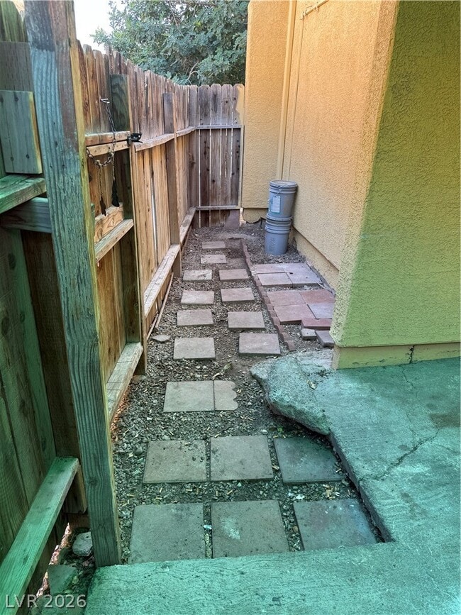 Building Photo - 1390 Hialeah Dr