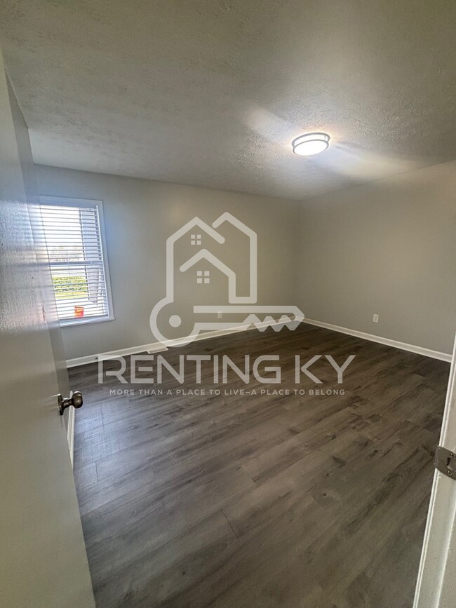 Building Photo - 2 Bedroom, 1.5 Bath Updated Townhome in the Heart of Nicholasville!