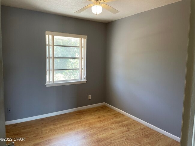 Building Photo - 1510 Clay Ave