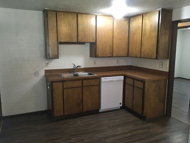 Building Photo - $750 off 1st Month's Rent!!! Charming 3bd/2ba Home!