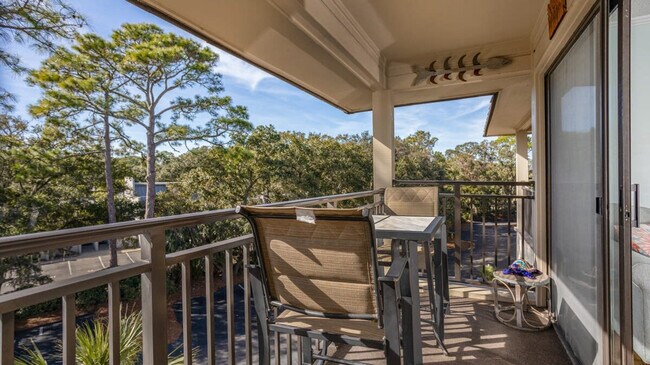 Building Photo - 23 S Forest Beach Dr