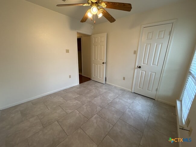 Building Photo - 3820 Water Oak Dr