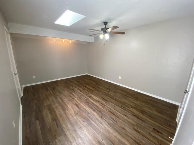 Building Photo - 10125 N Pennsylvania Ave