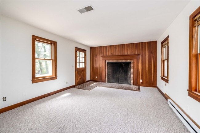 Building Photo - 1253 Fairport Rd