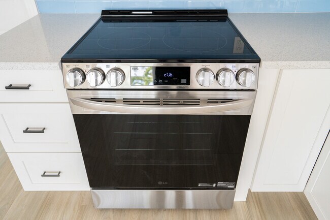 Building Photo - 3536 Belle Vista Dr E