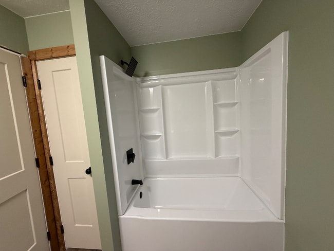 Building Photo - 517 Milliken Rd