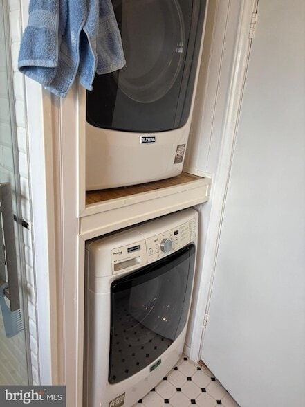 Building Photo - 156 Rodman Dr