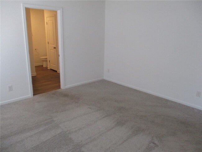 Building Photo - 2487 Tapatio Dr