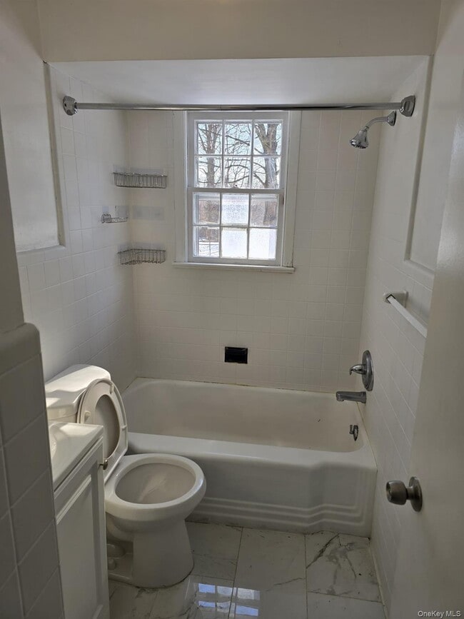 Building Photo - 3 Christmas Hill Rd