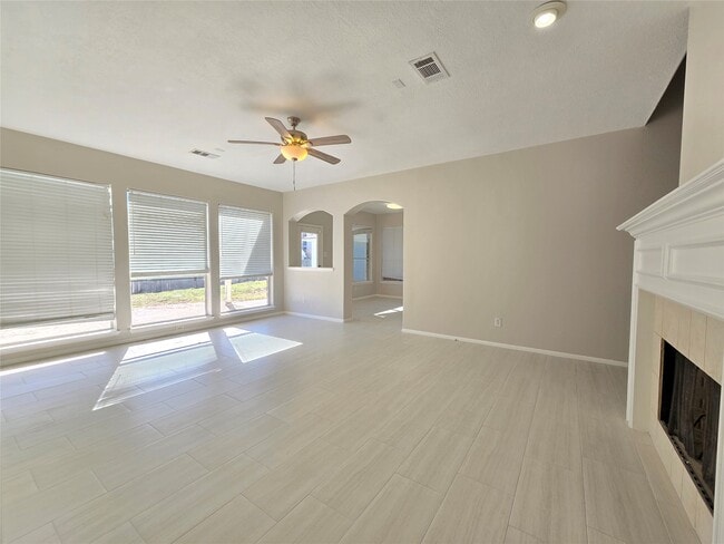 Building Photo - 18819 Harbor Key Cir