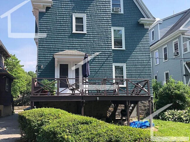 Building Photo - Spacious 1-Bedroom with Washer/Dryer in Unit!
