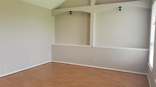 Building Photo - 1656 County Rd 697