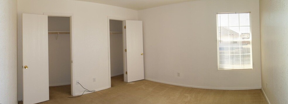 Building Photo - 4411 Jeff Scott Dr