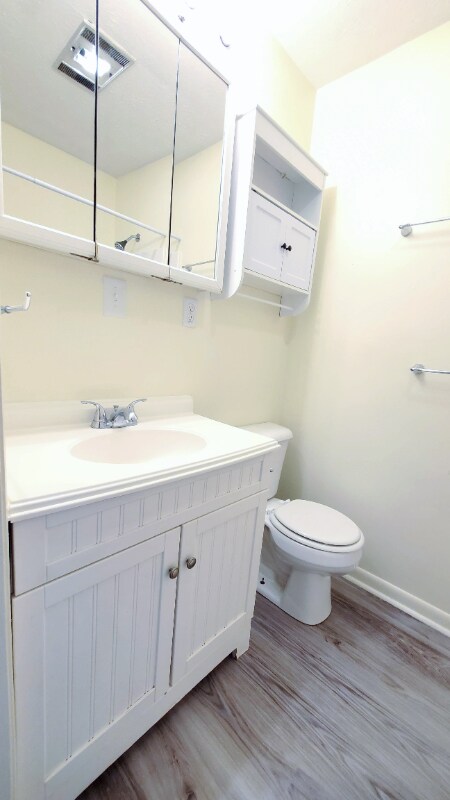 Building Photo - 210 Bolton Cir