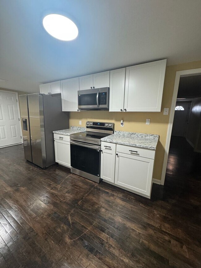 Building Photo - Beautifully Renovated 2 Bedroom, 2 Bathroom Home in the Heart of Martinez