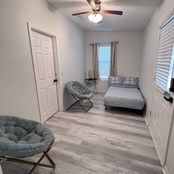 Building Photo - 4584 Tamarind Dr