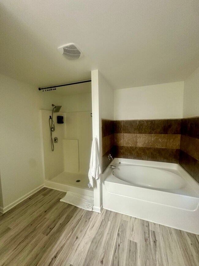 Building Photo - 201 Flowing Meadows Dr