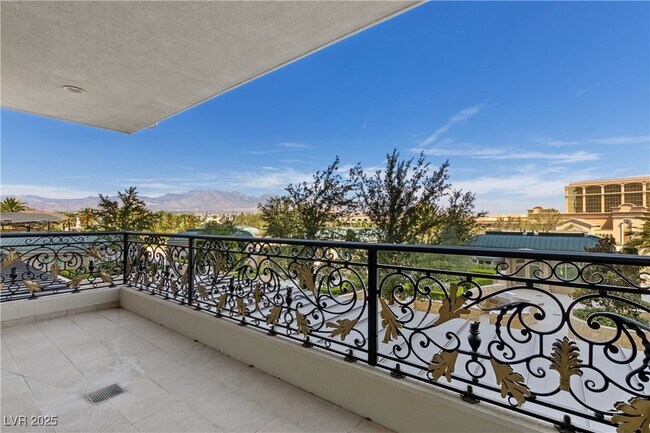 Building Photo - 9101 Alta Dr