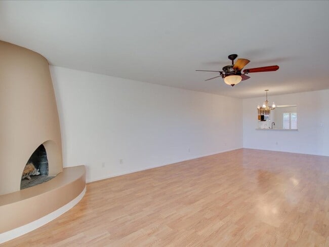 Building Photo - 5526 N Arroyo Grande Dr