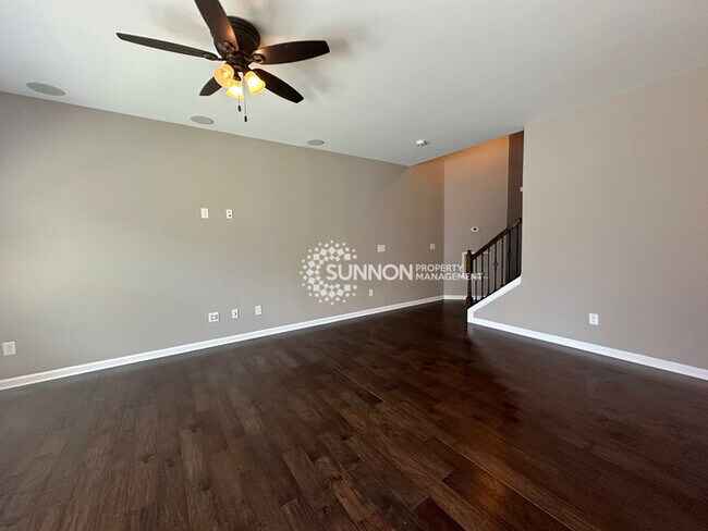 Building Photo - Updated 3 Bedroom Townhome in Bryant Park