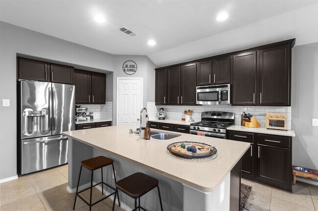 Building Photo - 1913 Kaiser Cove