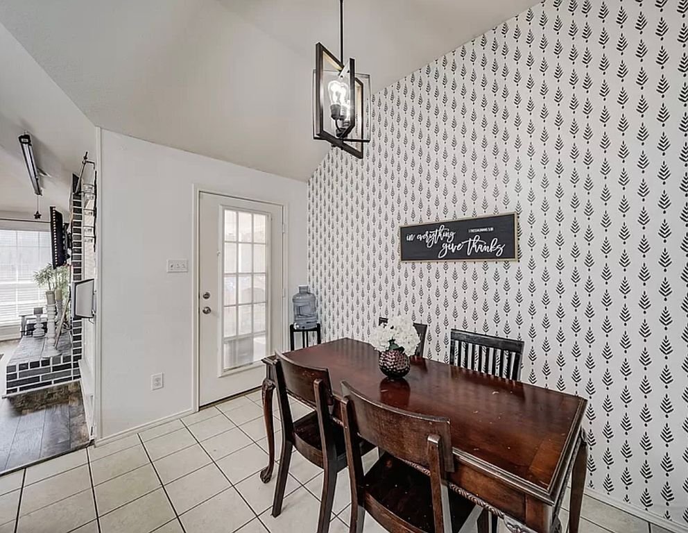 Building Photo - 5558 Mesa Verde Ct
