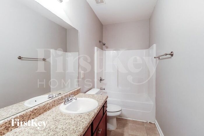 Building Photo - 423 Fredrick Dr