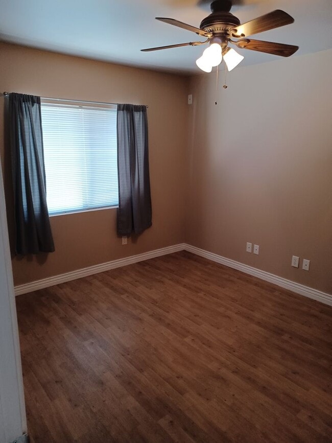 Building Photo - 3200 S Litzler Dr