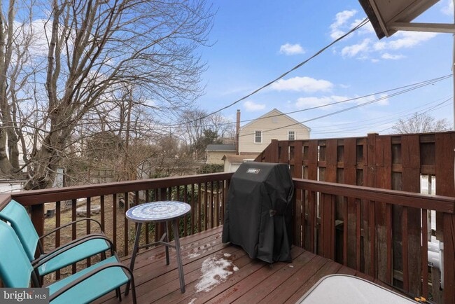 Building Photo - 5816 N Kings Hwy